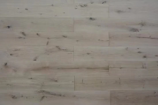 Piso de madeira de carvalho europeu de 15 mm de espessura de fábrica/piso de madeira sólida de carvalho escovado suave